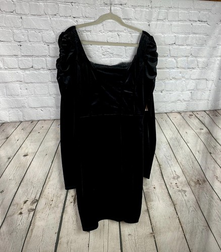 Womens black velvet - so,