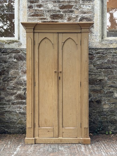 Fine gothic antique pine - gothic,